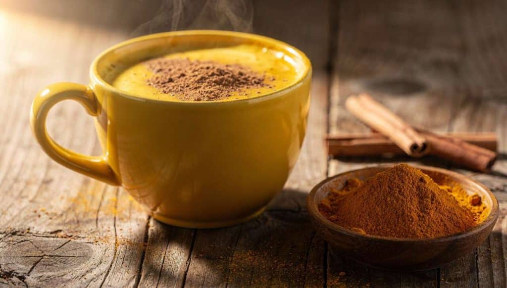 Le pouvoir du lait doré : curcuma à la loupe !