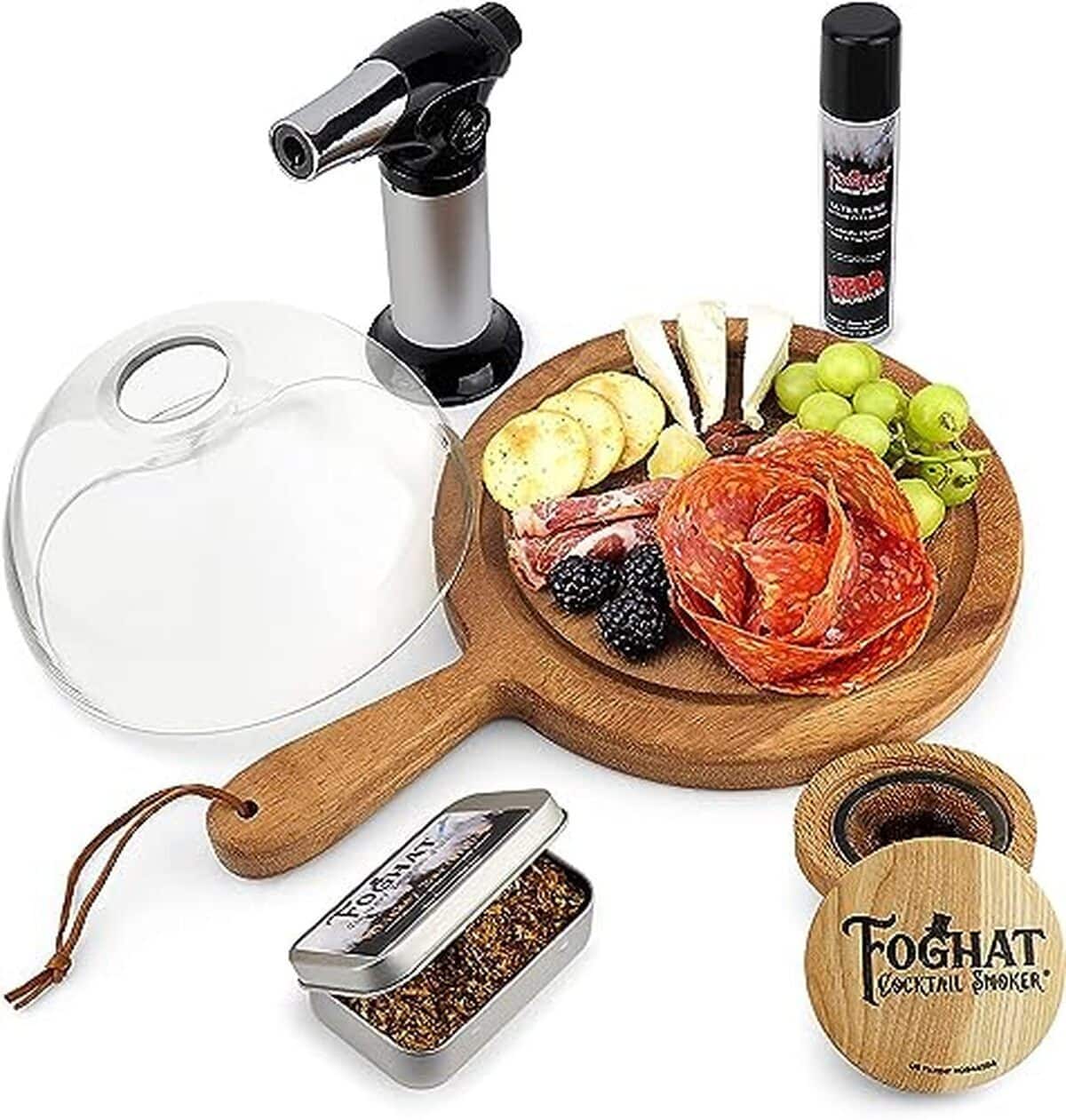 Test Foghat : cloche à cocktail en forme de dôme avec planche à charcuterie et chalumeau à fumer